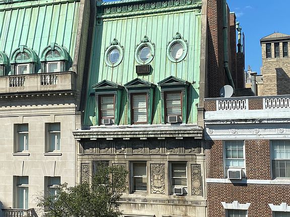 3rd image of 14 E 71st St #3