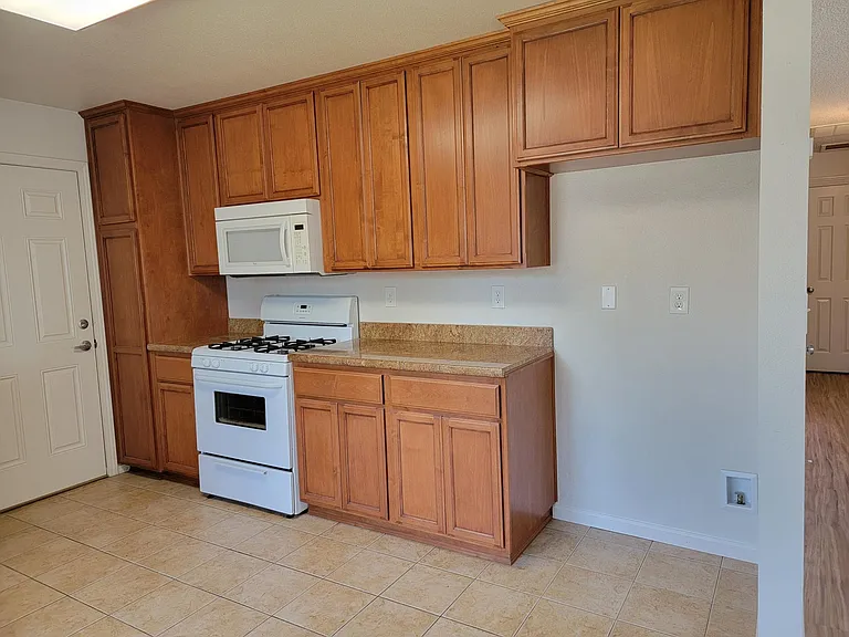 3596 Mercury Dr — Photo 4