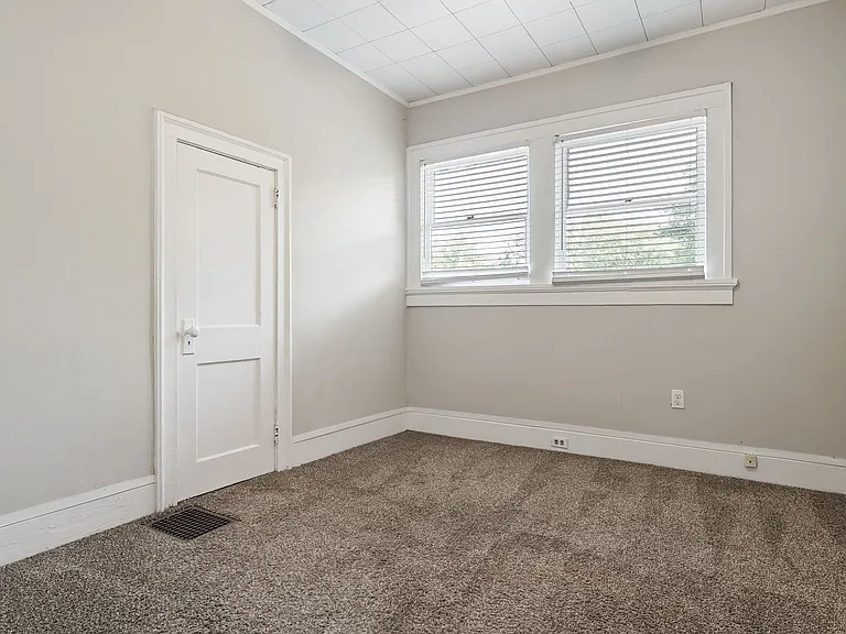 3 Bedroom / 2 Bathroom House in Glen Iris — Photo 16