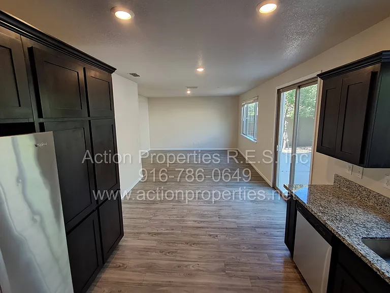 2136 Malibu Pl — Photo 24