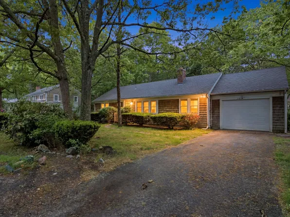 762 W Yarmouth Road, Yarmouth Port, MA 02675