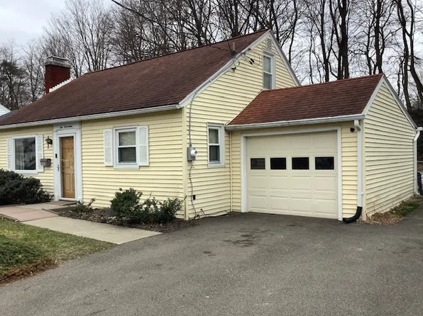 217 Kimball Rd, Vestal, NY 13850