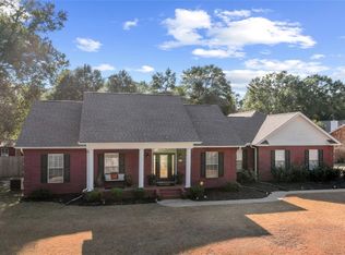 877 Oak Lake Dr, Enterprise, AL 36330