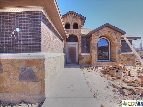 5th image of 1044 Parkview Drive Way