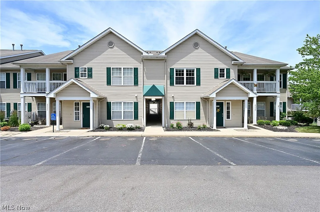 2 bed, 2.0 bath, 1233 sqft, $1,850 — Photo 1