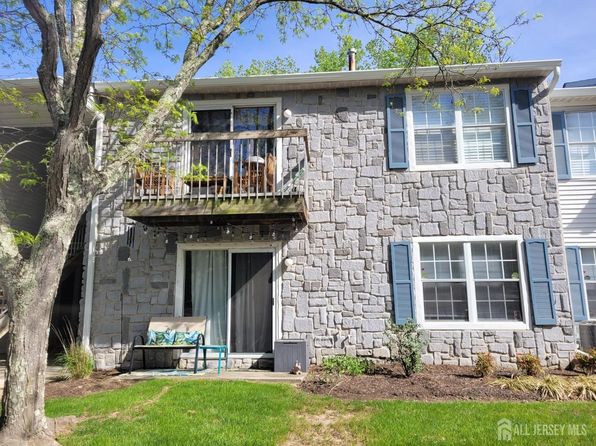 14 Coral Tree Ct