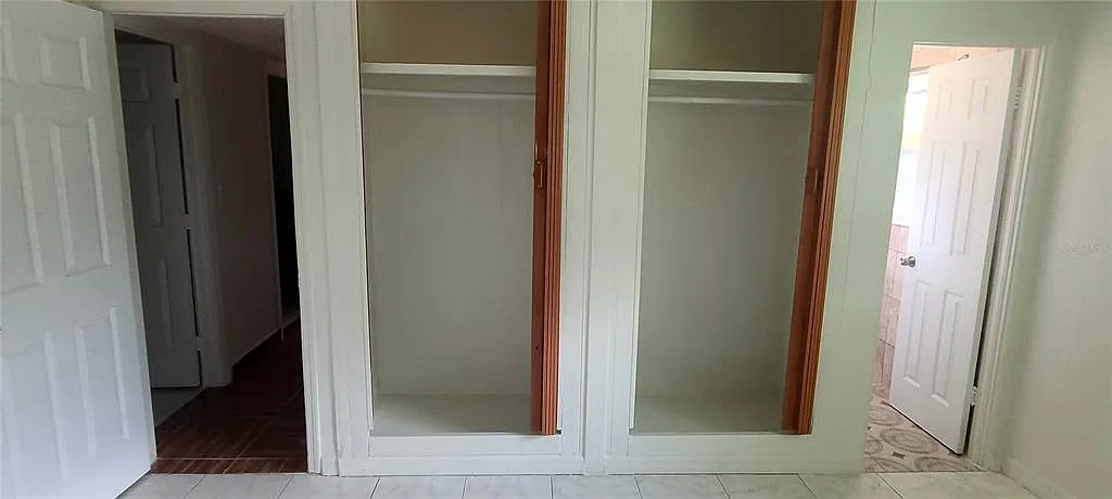 3 bed, 2.0 bath, 1356 sqft, $2,000 — Photo 4