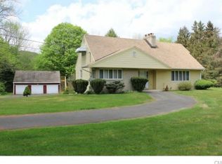 459 Quaker Farms Rd, Oxford, CT 06478