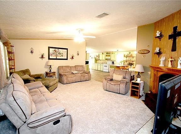 4th image of 144 Sunny Oaks Dr