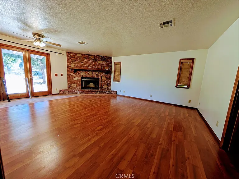 2828 W Avenue O8 — Photo 19