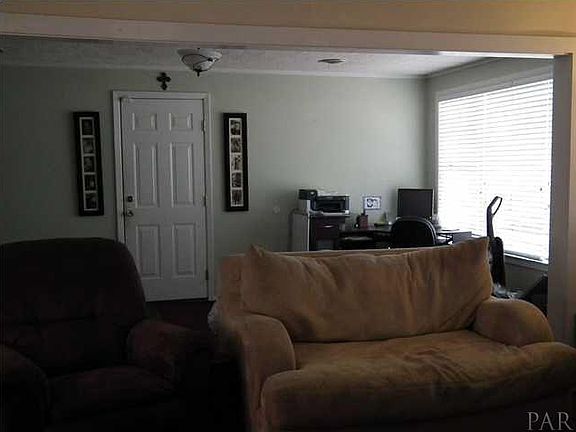 4th image of 104 N Monarch Ln