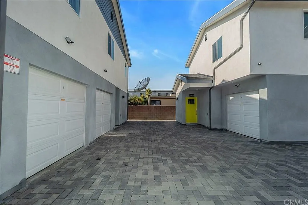 4 bed, $3,800 — Photo 2