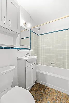 5th image of 123 E 37th St #6A