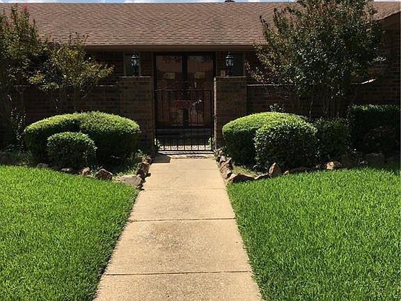 5th image of 1702 Goliad Dr