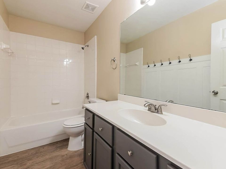 1st image of 733 San Antonio Trl #1100