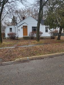 1409 James St, Burton, MI, 48529