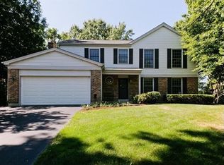 2198 Maplewood Dr, Gurnee, IL