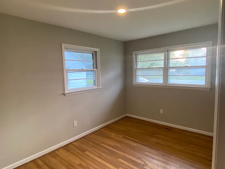 298 Eastwood Dr — Photo 13