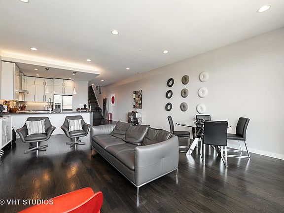 4th image of 1012 N California Ave #3