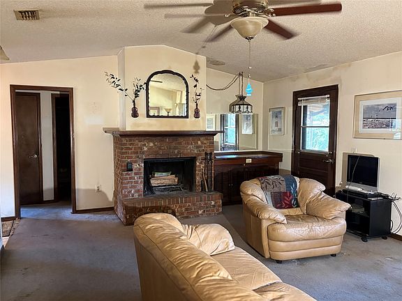 5th image of 683 Grove Park Cir