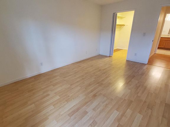 2nd image of 39931 Cedar Blvd Unit 116