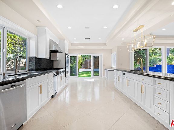 2nd image of 16633 Park Lane Cir