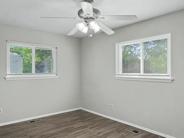 3653 Beaumont Dr — Photo 9