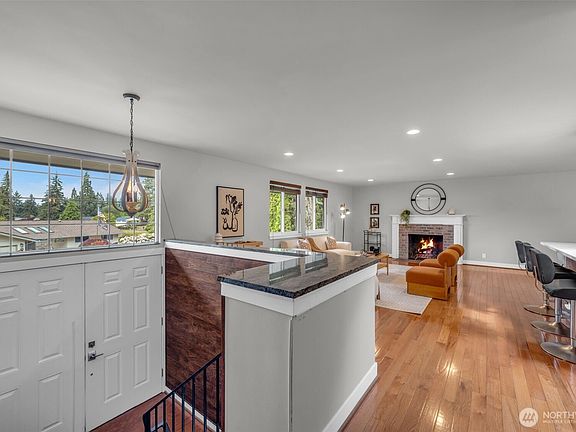4th image of 32212 25th Ave SW