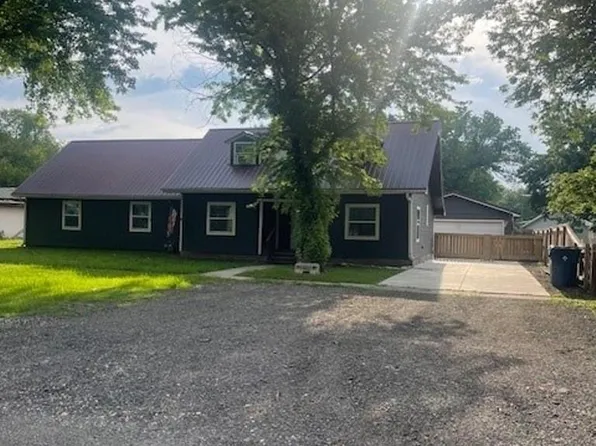 214 N Forrest St, Douglass, KS 67039