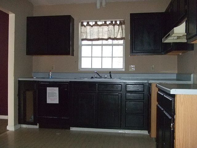 2nd image of 212 Moss Field Rd