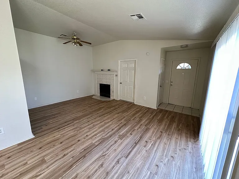 3201 Conestoga Dr — Photo 5