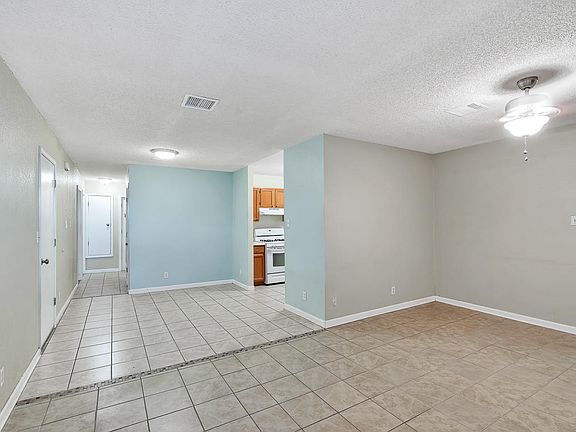 3rd image of 1628 Saint Cassian Dr