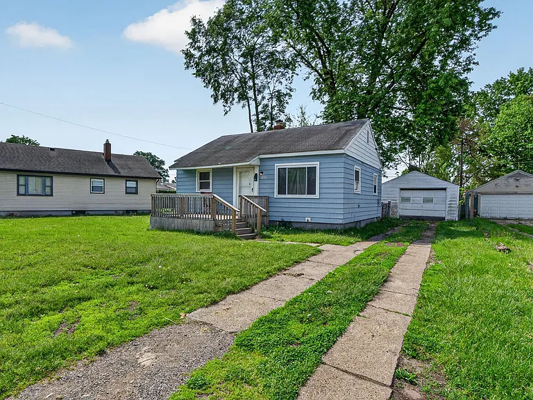 3220 Vermont Pl — Photo 1