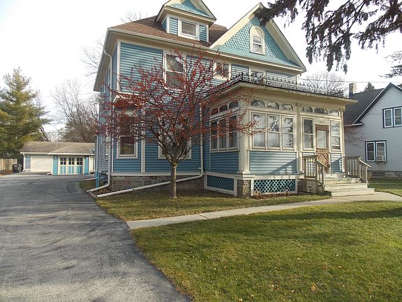 3rd image of 1003 N Chicago Ave