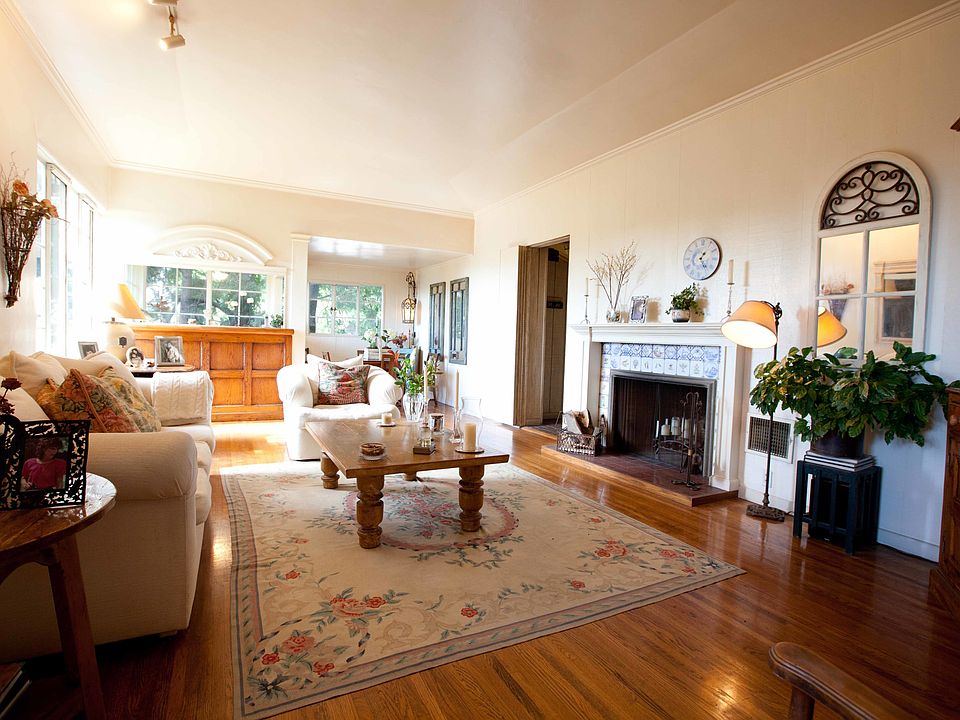 1st image of 1516-1/2 Sunset Plaza Dr