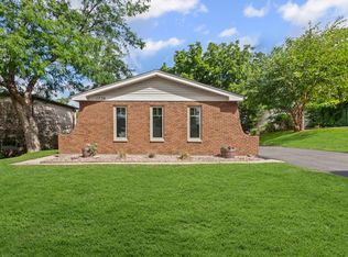 1736 Patricia Ave, Saint Charles, IL 60174