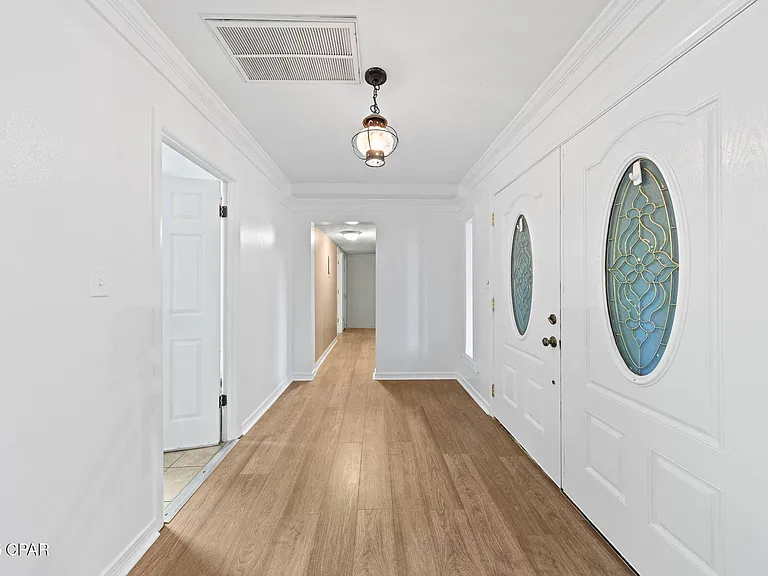 301 Fairway Blvd — Photo 9