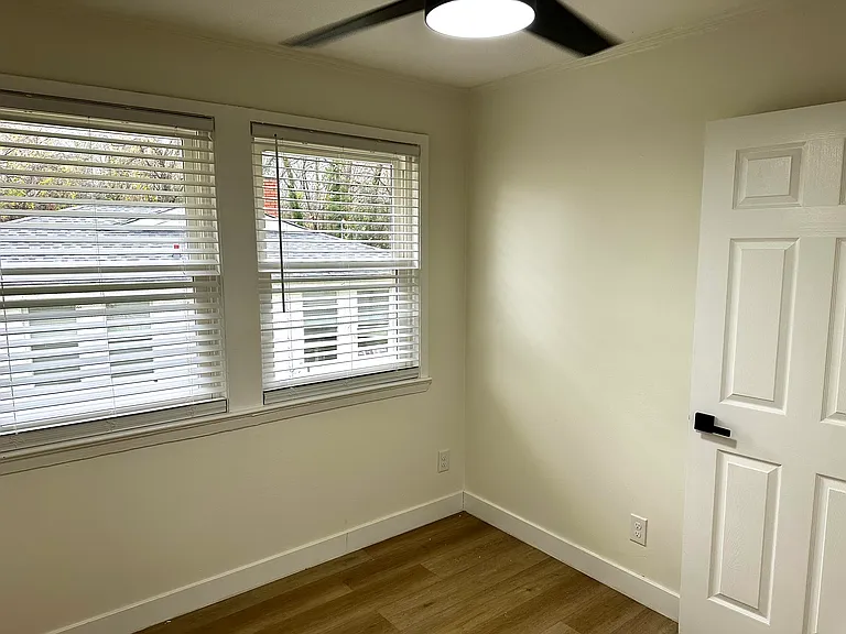 1450 Academy St — Photo 26