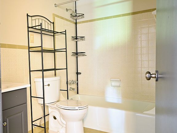 5th image of 1225 S 6th St APT 7