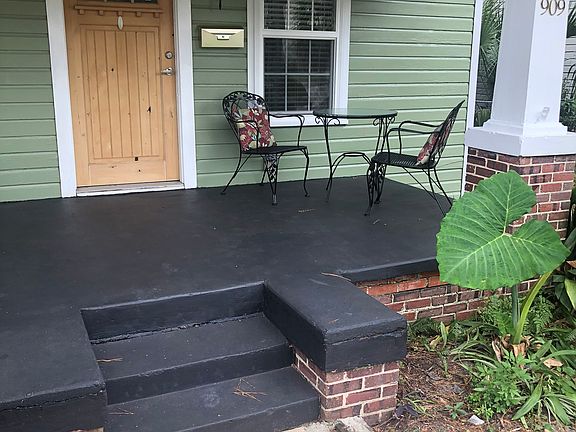 4th image of 909 W Chase St