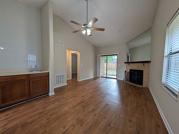 5th image of 1333 Jefferson Ave APT D