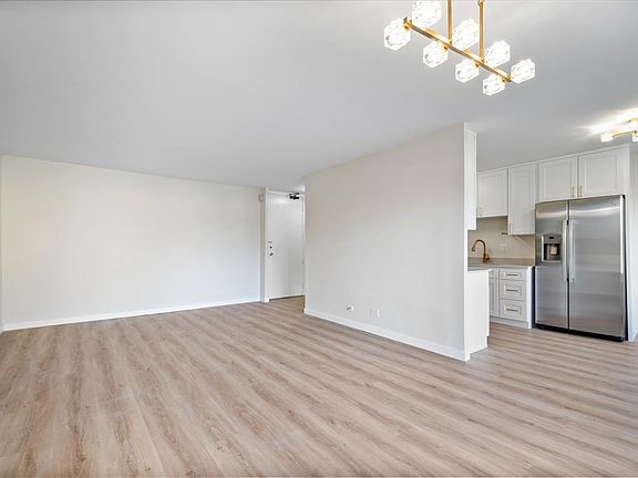 3rd image of 6933 N Kedzie Ave APT 117