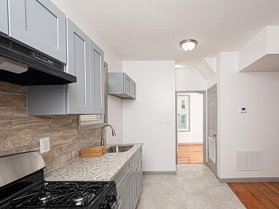3rd image of 24 Stuyvesant Ave #4