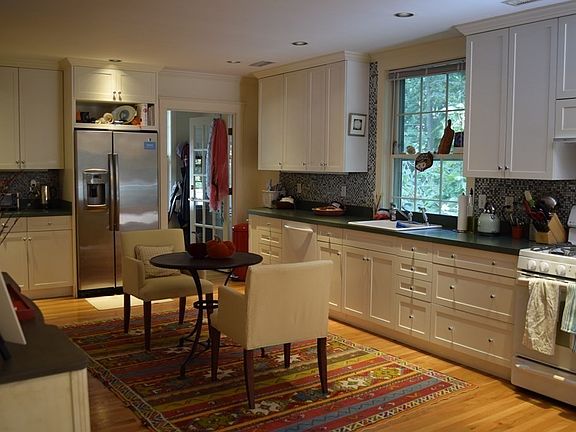 5th image of 582A Blue Hill Ave #A