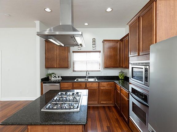5th image of 929 McKinney Park Ln