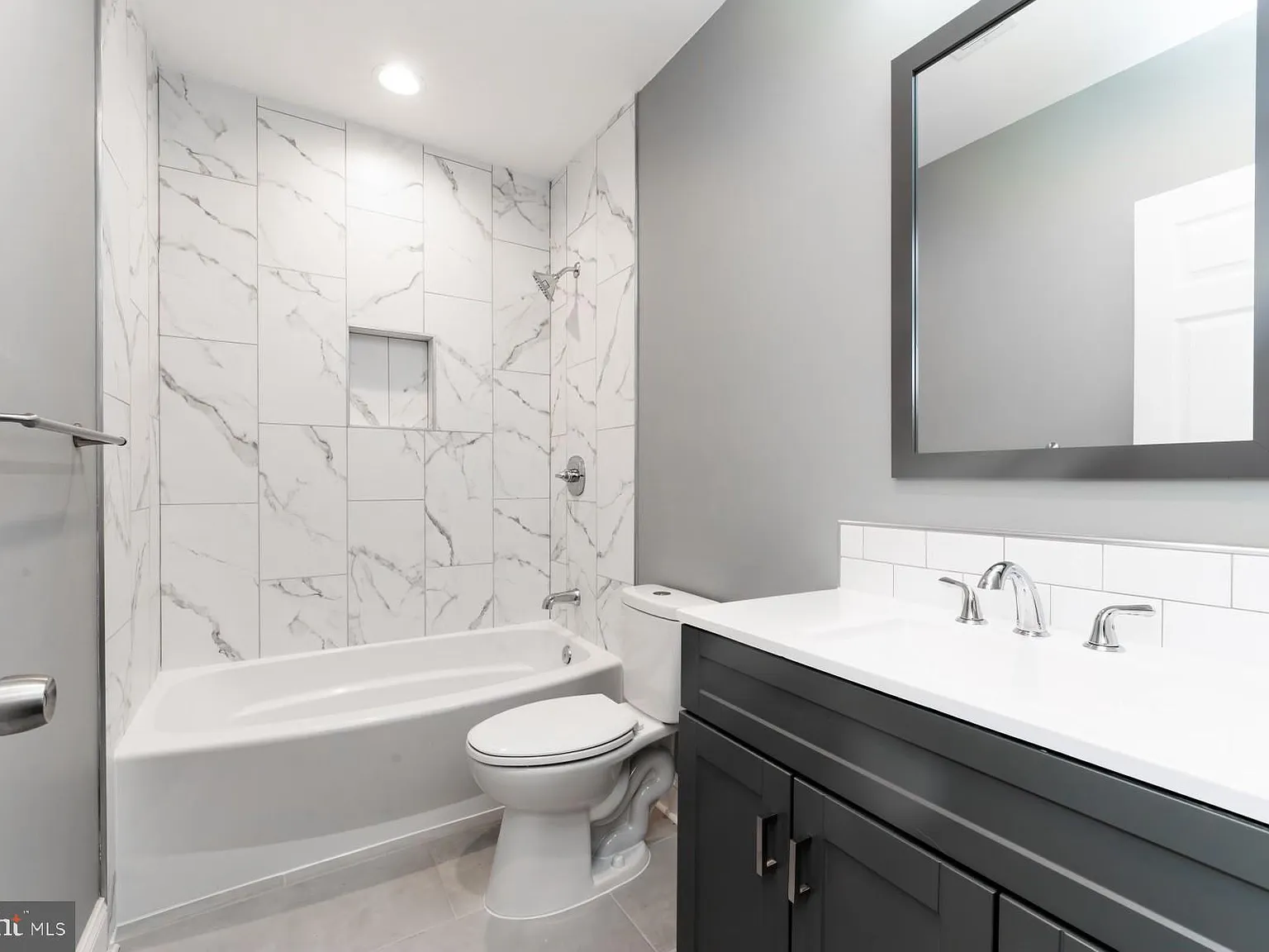 1 bed, 1978 sqft, $1,950 — Photo 2