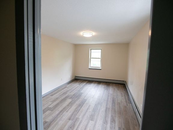 5th image of 608 Allen St #C01
