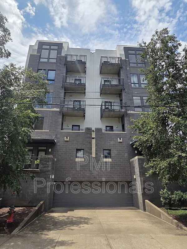 1 bed, 1.0 bath, 765 sqft, $2,799 — Photo 2