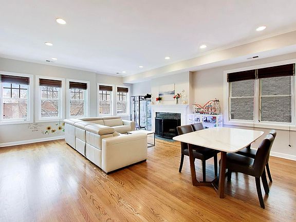 3rd image of 618 W Oakdale Ave
