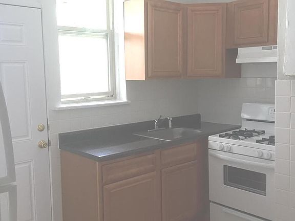 5th image of 834 W Sunnyside Ave APT 2S